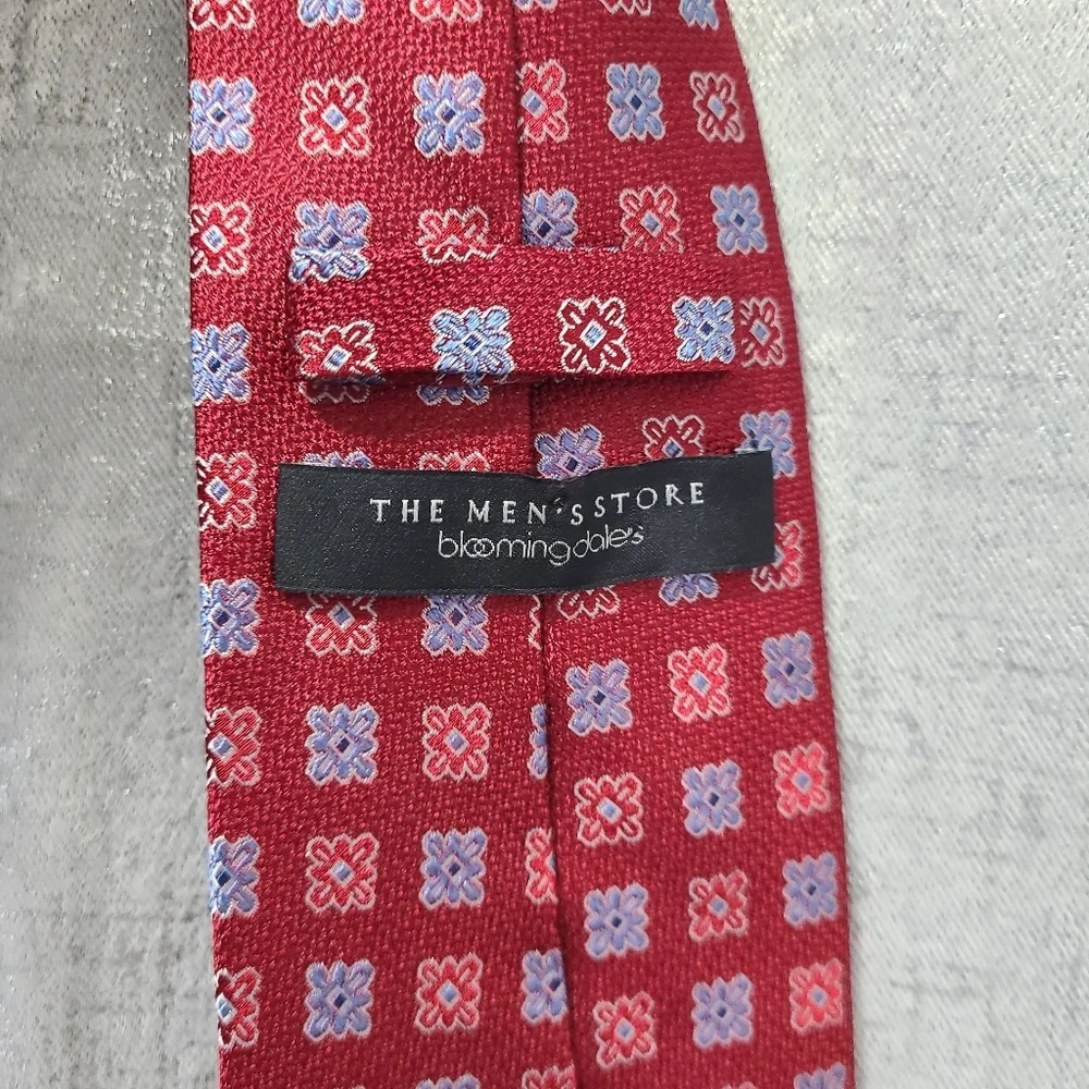 The Men's Store Silk Red and Blue Geometric‎ Tie 100% SILK VTG